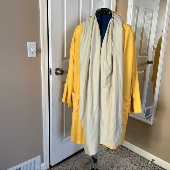 Perry Ellis yellow and cream vintage 90s baggy trench coat, size 10 - Picture 2 of 8